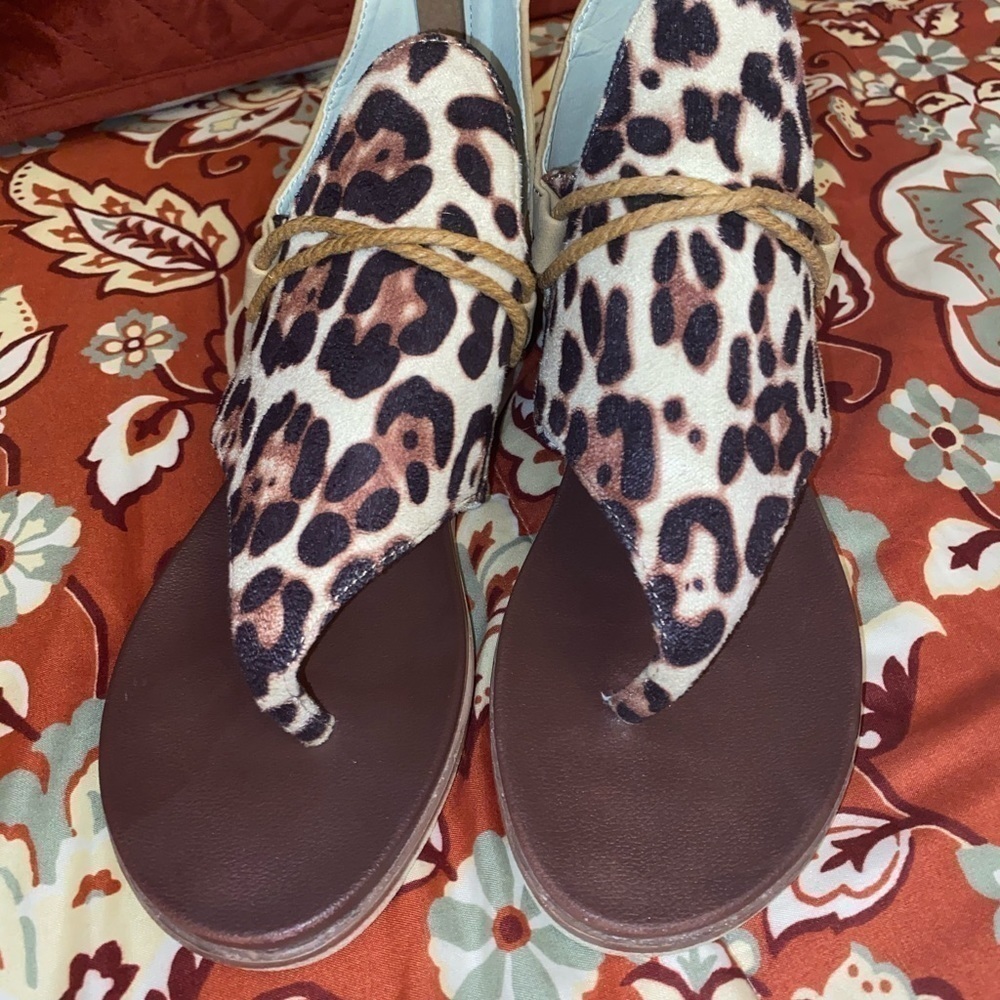 Sandals - Picture 2 of 7